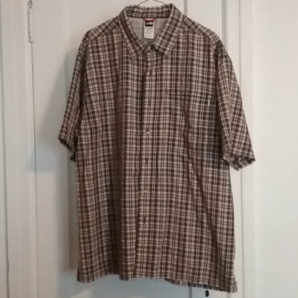 Mens Northface short sleeve shirt